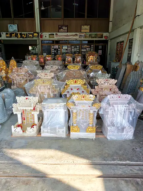 Showroom of marble shrines in many sizes