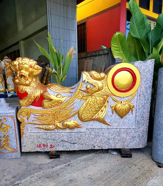 Tomb side wall with golden qilin and clouds